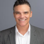 headshot 8709 upto5x7 2 1229x1536